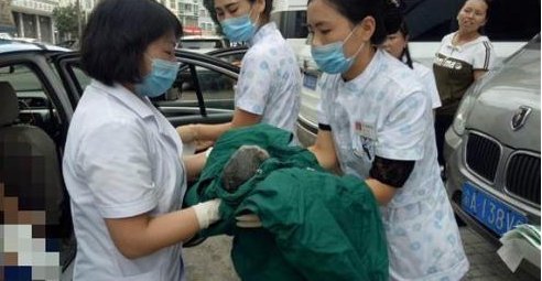 万一孩子生的太快,来不及去医院,应该怎么处理?