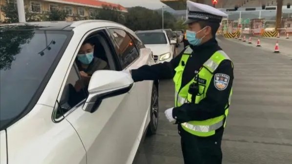 在国庆假期，全国有5位交警辅警牺牲，他们都是如何牺牲的？