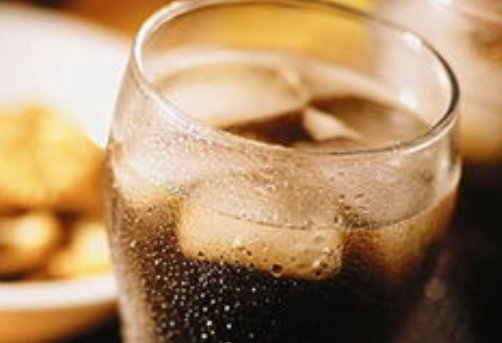 温州一女子每天喝十余瓶饮料致休克，大量饮用含糖饮料对身体有何危害？