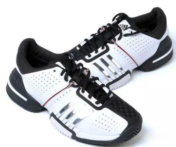 网球鞋的特点是什么？ 跟篮球鞋或是跑步鞋的区别是？