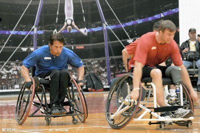 生活中有哪些真实的身残志坚的人物？