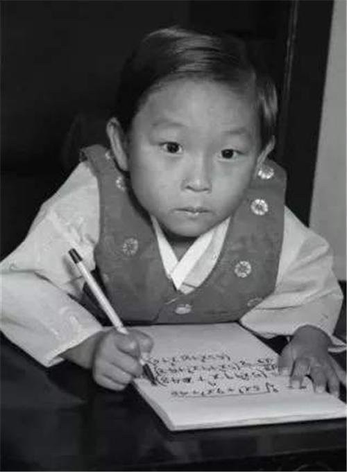 世界上智商最高的人，超爱因斯坦，7岁读大学，8岁留美，现在怎样了？