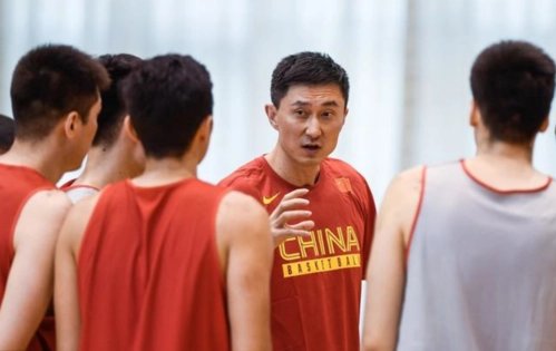 杜锋不满男篮发挥:打得糟透了!打得不好怪球员,说得过去吗?