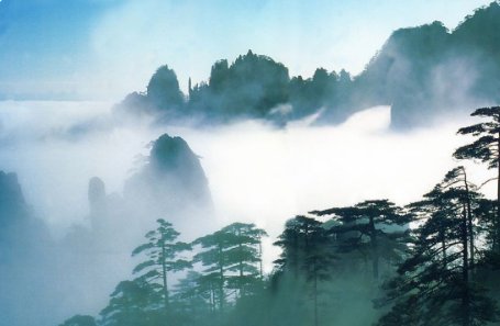 山城的雾什么样子的？