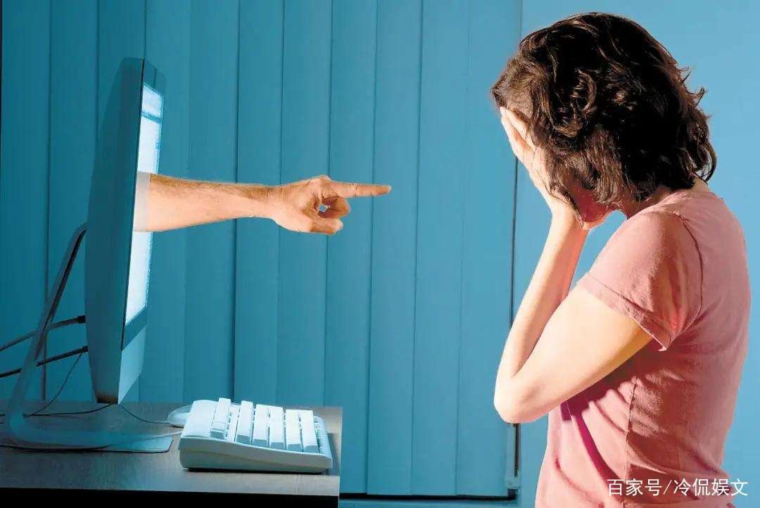 目击者称老板与打人者坐一桌吃饭，老板与与打人者究竟是什么关系？