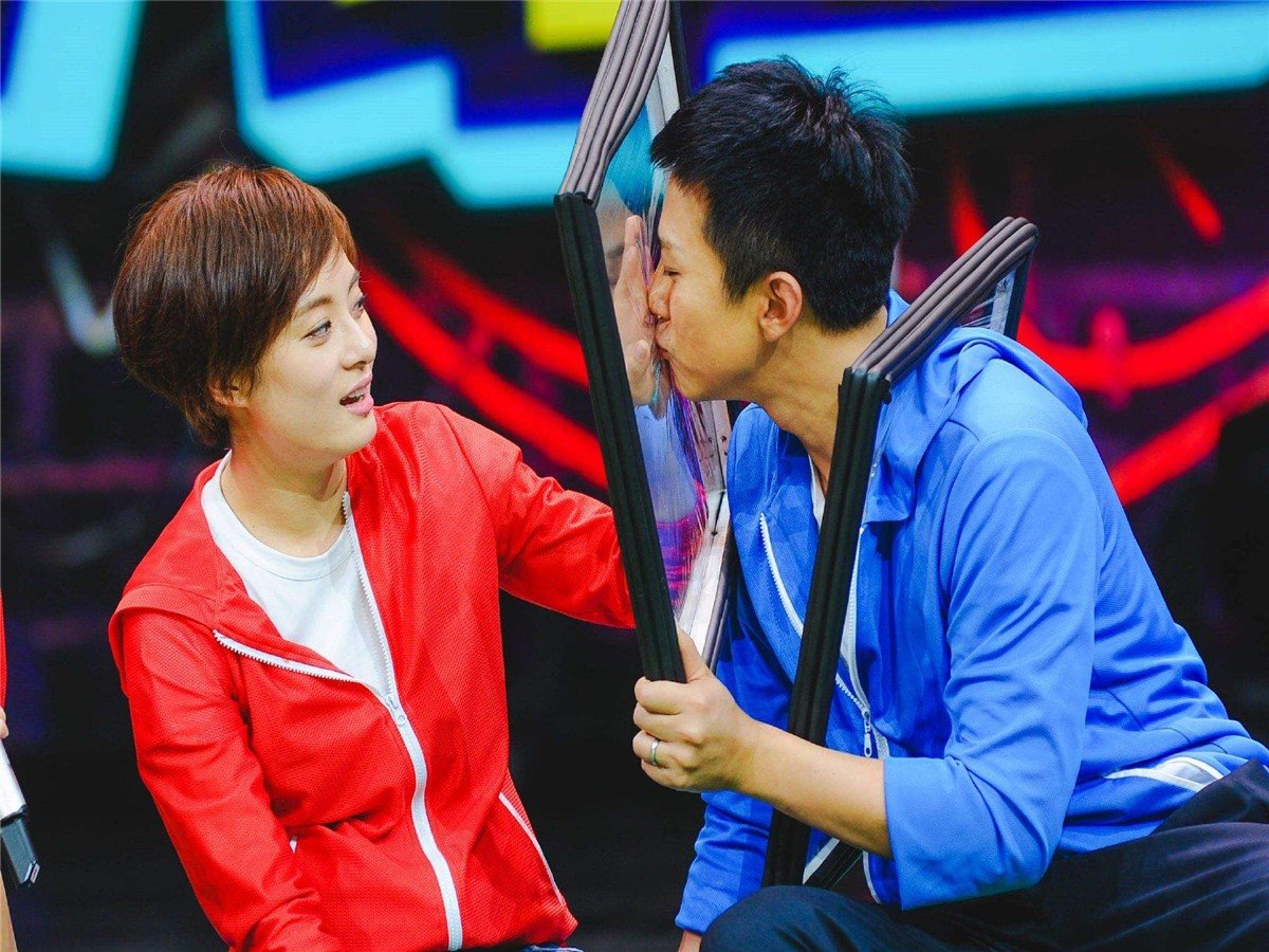 网友说邓超和孙俪越来越像,两个人在一起久了真的会被同化吗?