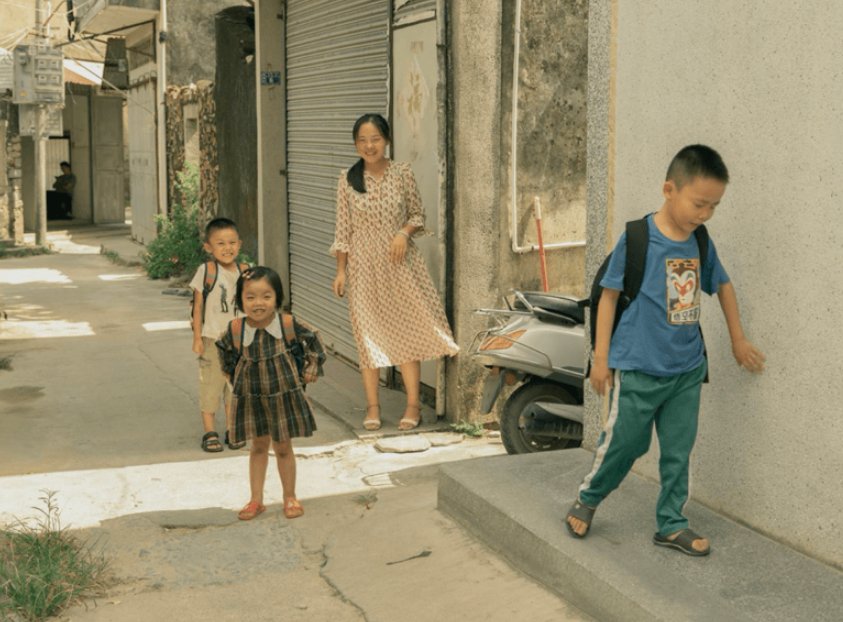 孩子上学了家长的心情朋友圈说说怎么说？