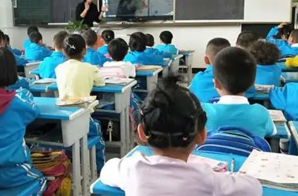 掉以轻心打一正确生肖