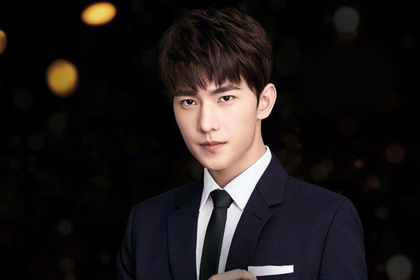 杨洋是一位演员，为何人民日报会关注他？