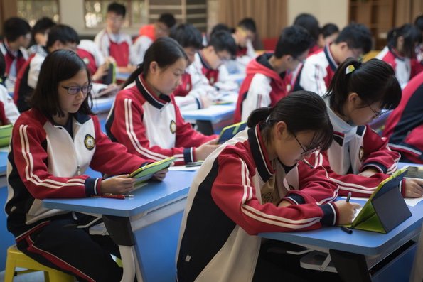 上课脱鞋是怎样的体验？