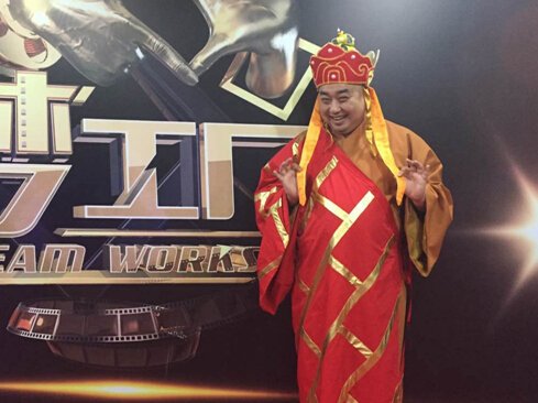 新鹿鼎记中钱老本的扮演者是谁？