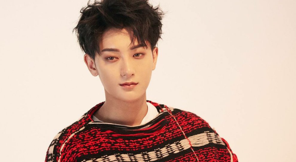 杨洋晒王彦霖伴郎团合照，都有哪些人去当王彦霖的伴郎了？