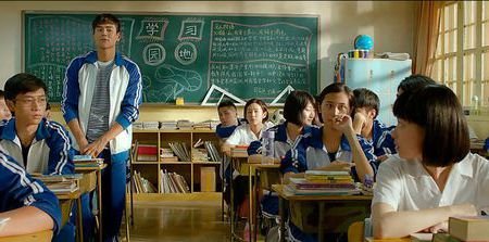 有一首歌歌词有一句如果再见不能红着眼，是否还能红着脸是什么歌？