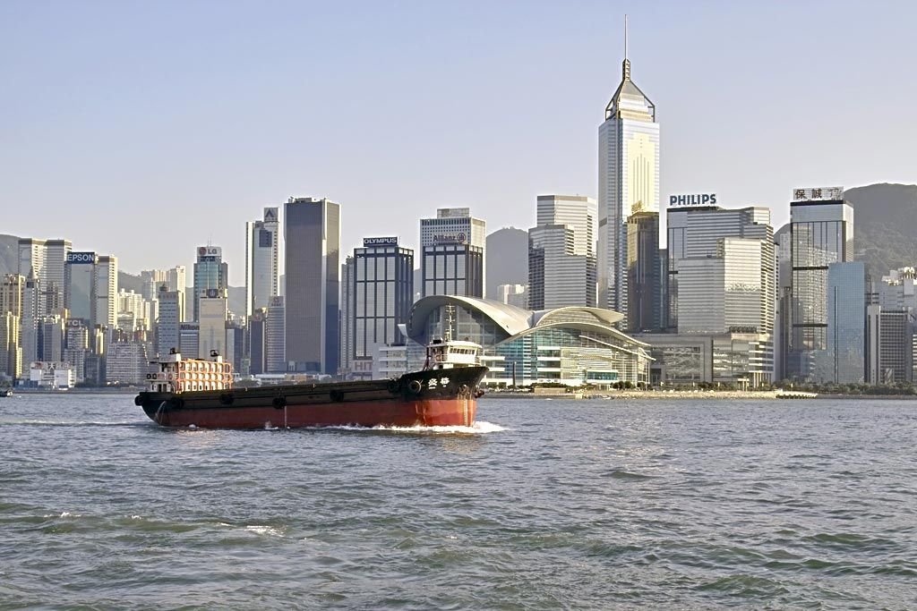 香港富家女喜欢大陆残疾军人电视剧名字