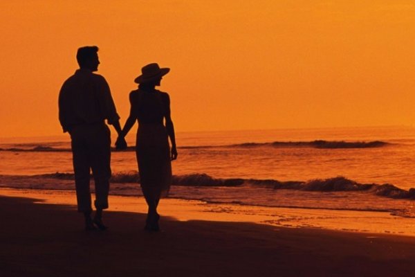 女子朋友圈说“拜拜”，前男友一看立刻报警，这是怎么了？