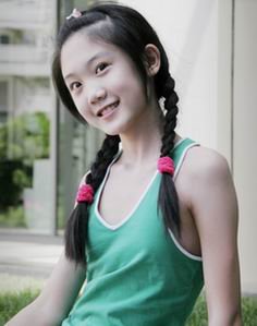 谁知道这小女孩是谁啊