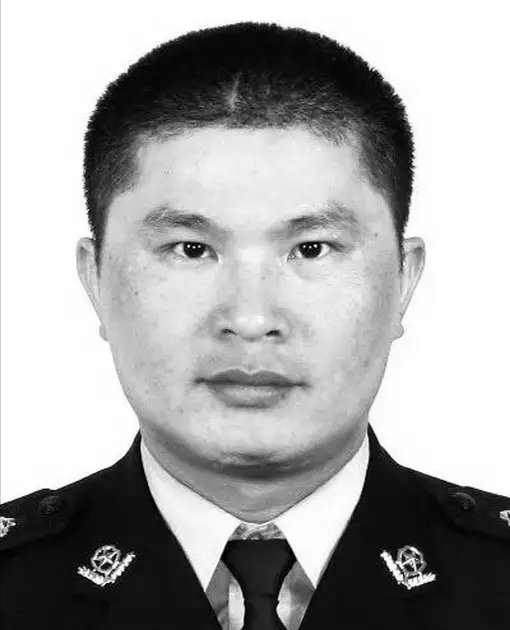 厦门两名高级警长同日殉职,殉职的警长是谁,因何殉职?