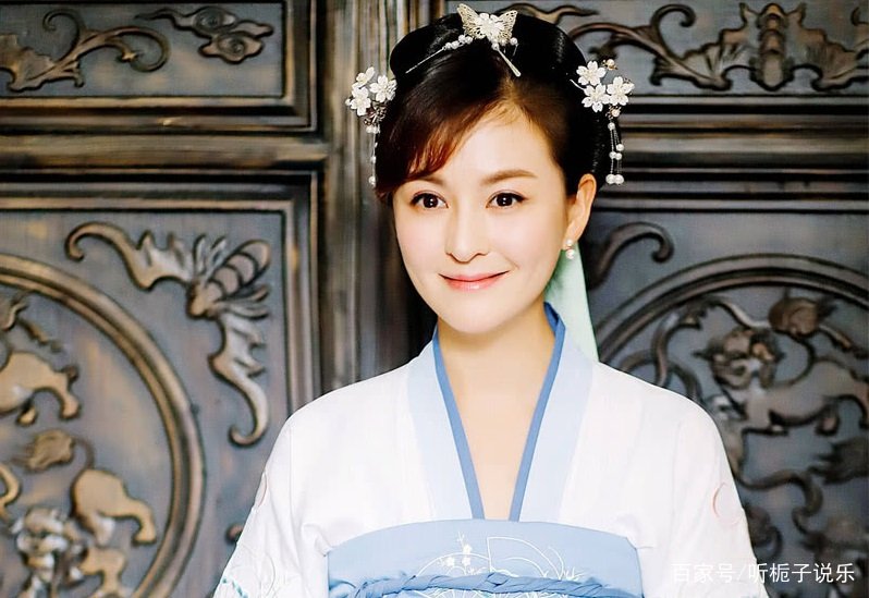 尤小刚当干爹,保剑锋称兄妹,吴奇隆是“完美丈夫”,戴娇倩为何这么多瓜?