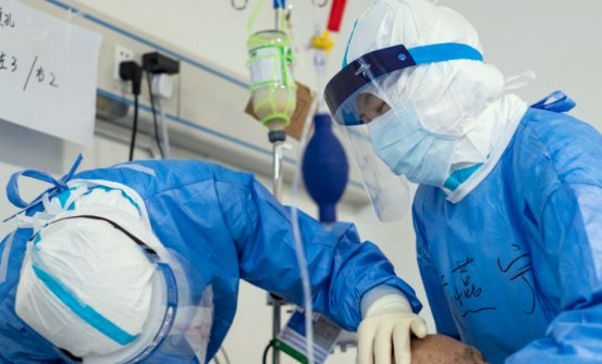 大连一病例致81人感染，“超级传播”者都有哪些特点？