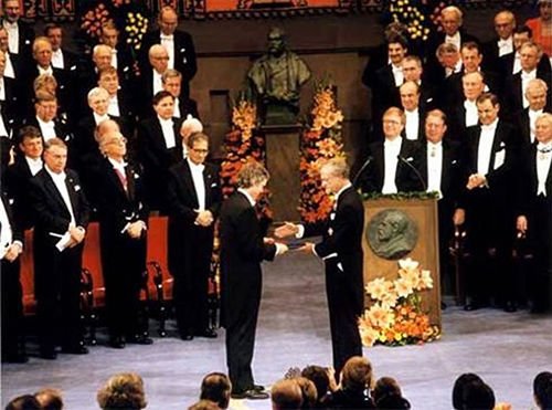 2013诺贝尔文学奖的获奖者