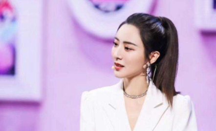 网红薇娅，摘掉假睫毛以后，颜值有什么变化吗？