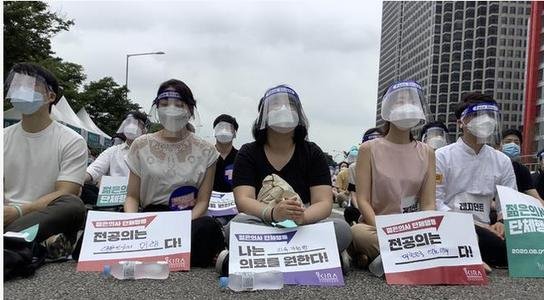 韩国医界长达半月的罢诊结束，此事的前因后果是什么？