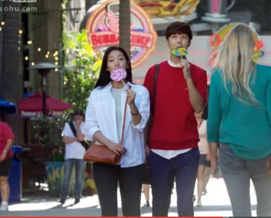 继承者们第三集伊灿荣和车恩尚吃棒棒糖的图片