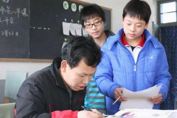 哈尔滨一00后学生骗老师百万,如何预防熟人诈骗?