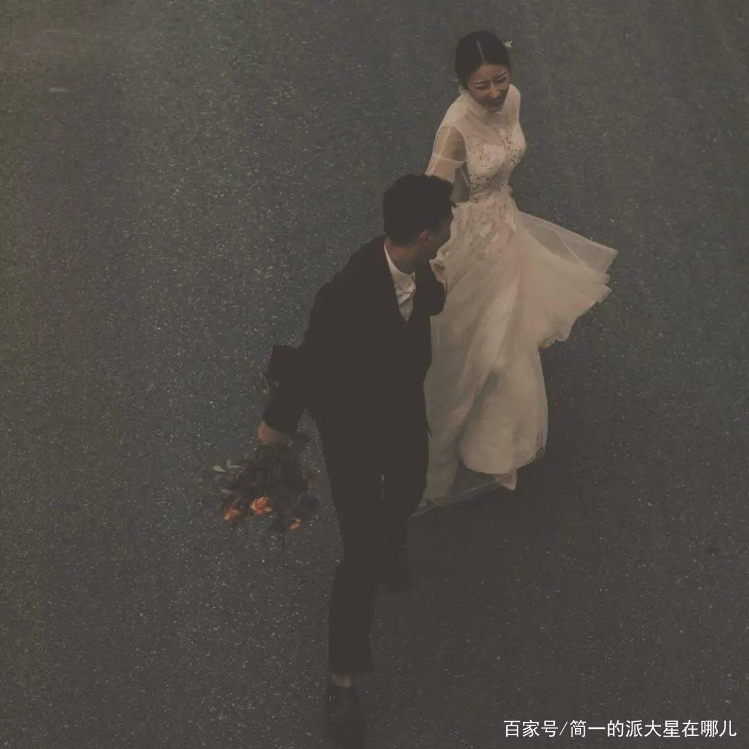 十指相扣的意义是什么？