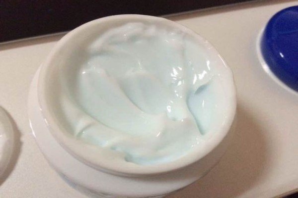 门上的胶怎么去掉