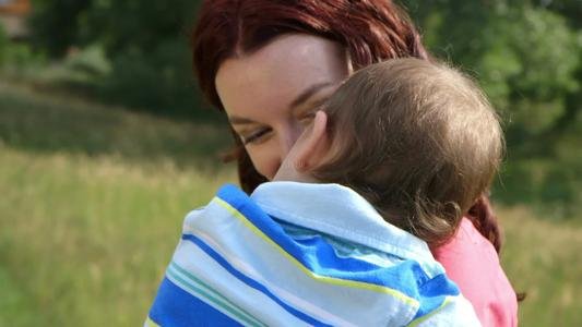 有种冷叫做:你妈觉得冷,冬天你出门时,你妈都是怎样给你“左右添衣”的?