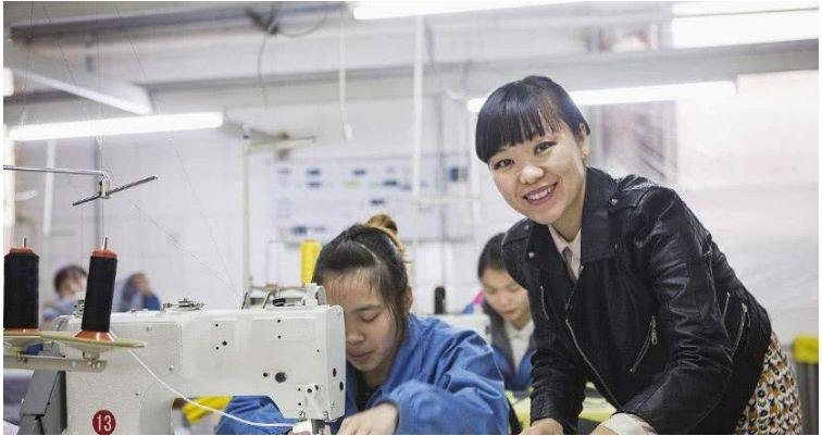 接亡夫工厂一年还债110万,她是如何独自撑起这家公司的?