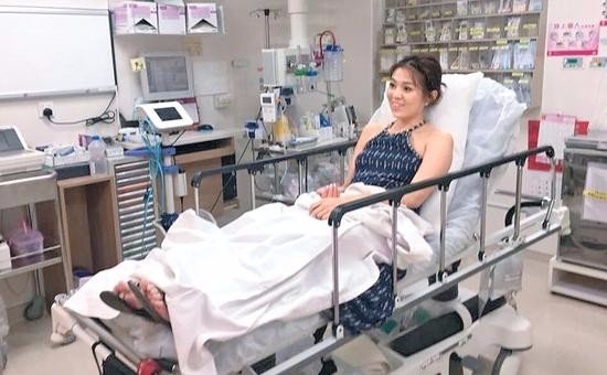 女主持为什么戒指戴太多险截肢?