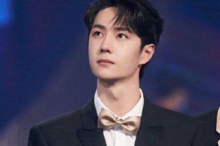 王一博被王力宏夸赞了，你还知道哪些前辈也曾夸赞过王一博？