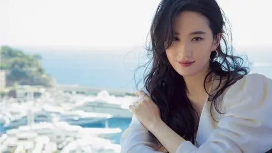 刘亦菲直言也会担心有驾驭不了的衣服,你觉得有刘亦菲驾驭不了的衣服吗?