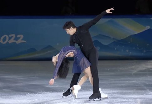 花滑表演滑名单公布，葱桶组合压轴，他们是如何惊艳出场的？