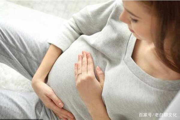 20岁网红被中年总裁骗婚生子,没结婚她为啥要生孩子?