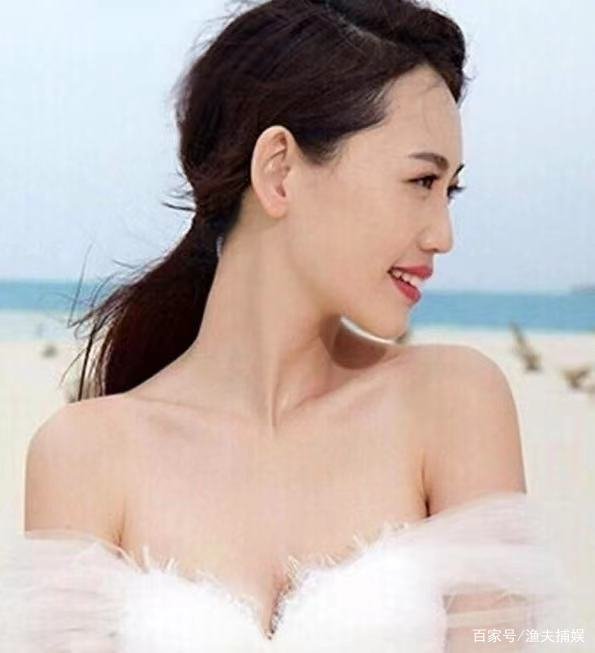 在节目中,王宝强给马蓉打电话,马蓉上气不接下气的说:我在忙呢!啥情况?