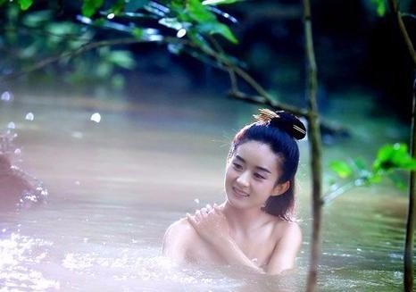 没有穿衣服的赵丽颖是什么样的