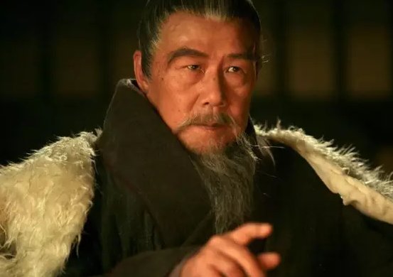 《大秦帝国之纵横》第一集剧情内容是什么？