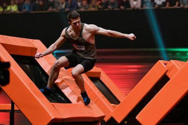 运动闯关的综艺节目