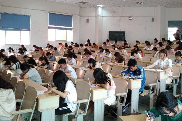 考研订房间，等考点出来之后自己去订来得及吗？