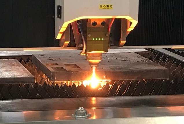 激光切割机3000w能割多厚啊