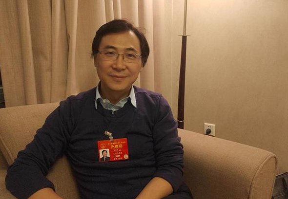 廖昌永因腰伤缺席,其女儿廖敏冲上台完成《明天会更好》,网友的评价如何?