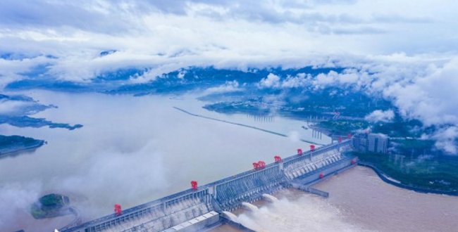 三峡水库为什么开了三个孔泄洪？