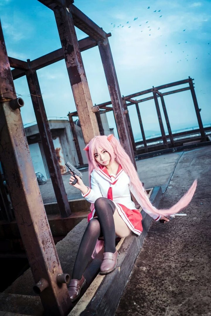 绯弹的亚里亚神崎·h·亚里亚头上的角型发饰是为了什么？