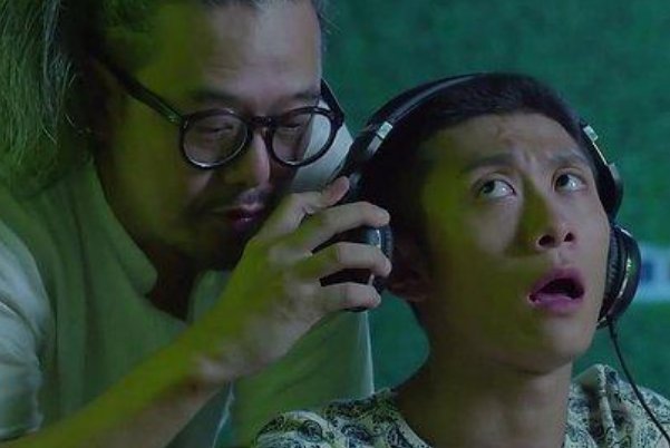 《余罪》中，傅国生是如何一步步信任余罪的呢？