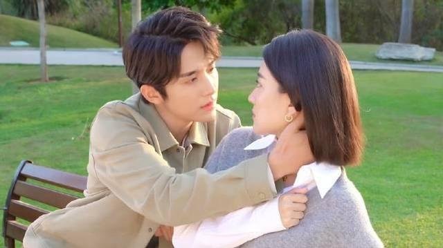 张新成谈“最佳女主”获奖感言：安能辨我是雄雌，你怎么看？