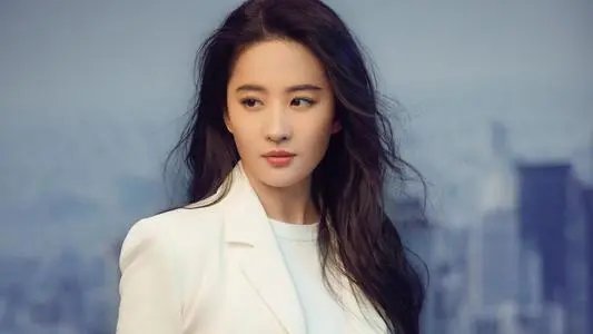 刘亦菲直言也会担心有驾驭不了的衣服，你觉得有刘亦菲驾驭不了的衣服吗？