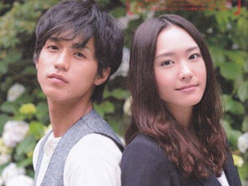 请简述锦户亮与新坦结衣的情感瓜葛？